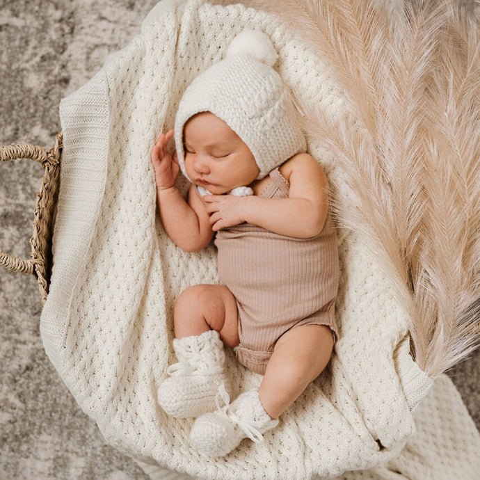 Bonnet & Booties: Ivory