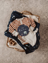 Load image into Gallery viewer, Jersey Baby Wrap &amp; Beanie Set: Milky Way