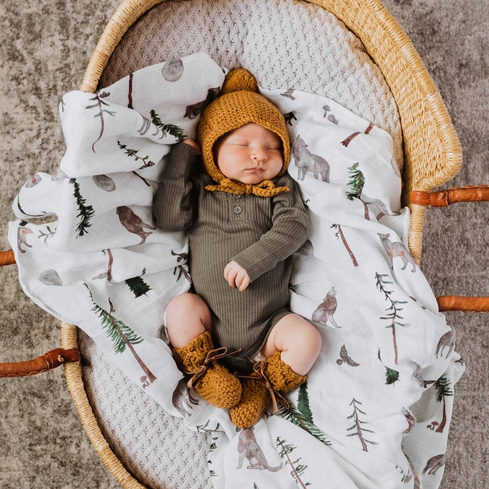 Bonnet & Booties: Bronze