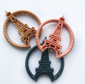 Clip & Teether: Eiffel Tower - Caramel