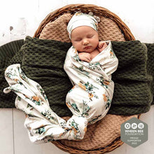 Load image into Gallery viewer, Jersey Baby Wrap &amp; Beanie Set: Garden Bee
